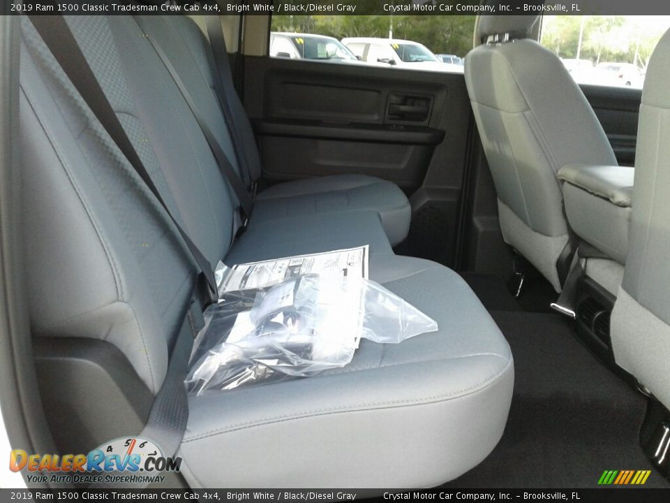 2019 Ram 1500 Classic Tradesman Crew Cab 4x4 Bright White / Black/Diesel Gray Photo #11