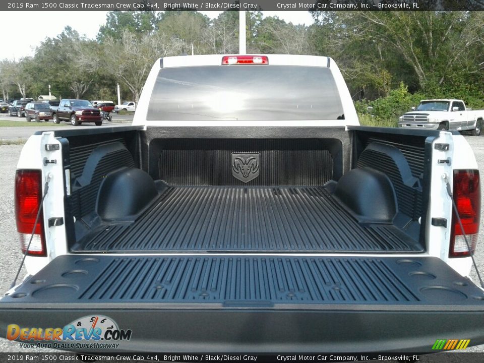 2019 Ram 1500 Classic Tradesman Crew Cab 4x4 Bright White / Black/Diesel Gray Photo #19