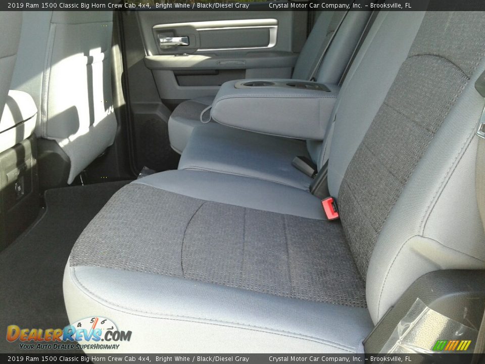2019 Ram 1500 Classic Big Horn Crew Cab 4x4 Bright White / Black/Diesel Gray Photo #10