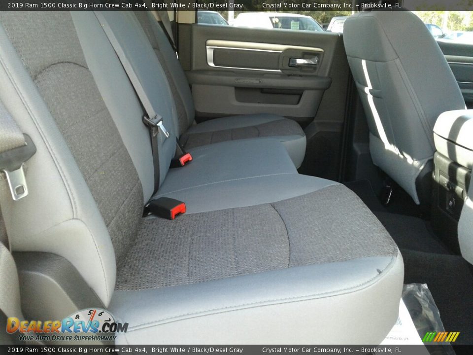2019 Ram 1500 Classic Big Horn Crew Cab 4x4 Bright White / Black/Diesel Gray Photo #11