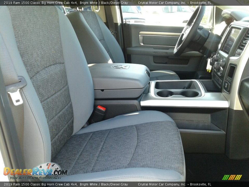 2019 Ram 1500 Classic Big Horn Crew Cab 4x4 Bright White / Black/Diesel Gray Photo #12