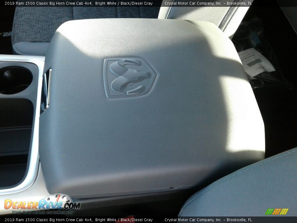 2019 Ram 1500 Classic Big Horn Crew Cab 4x4 Bright White / Black/Diesel Gray Photo #18