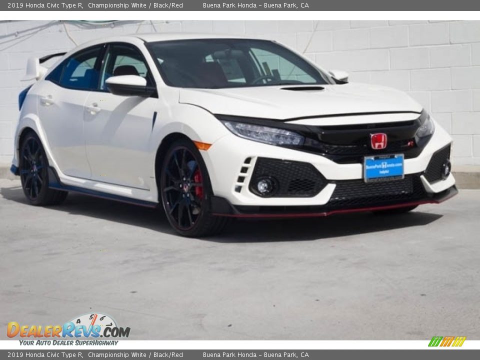 Front 3/4 View of 2019 Honda Civic Type R Photo #1