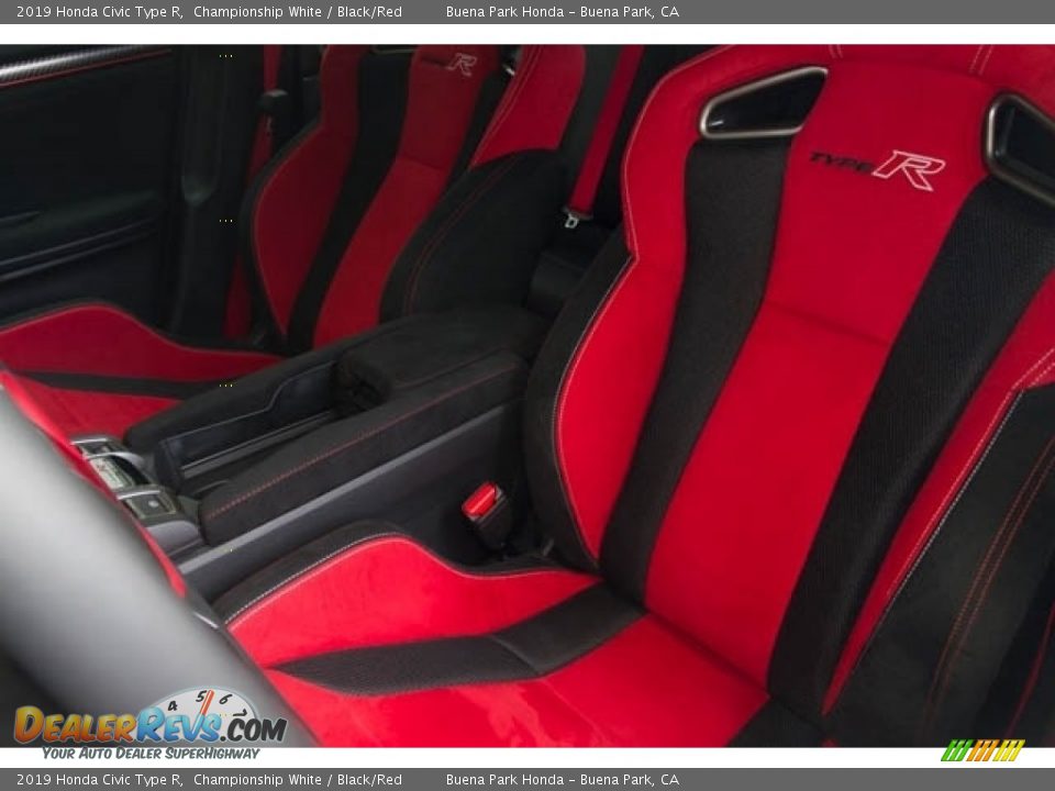 Front Seat of 2019 Honda Civic Type R Photo #25