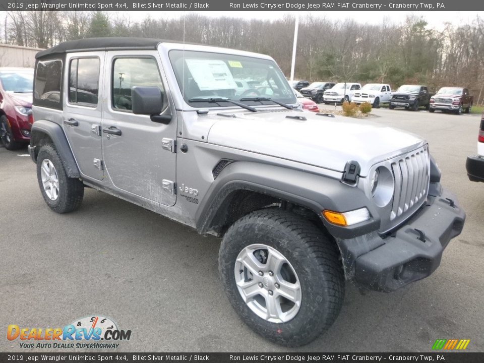 Front 3/4 View of 2019 Jeep Wrangler Unlimited Sport 4x4 Photo #8