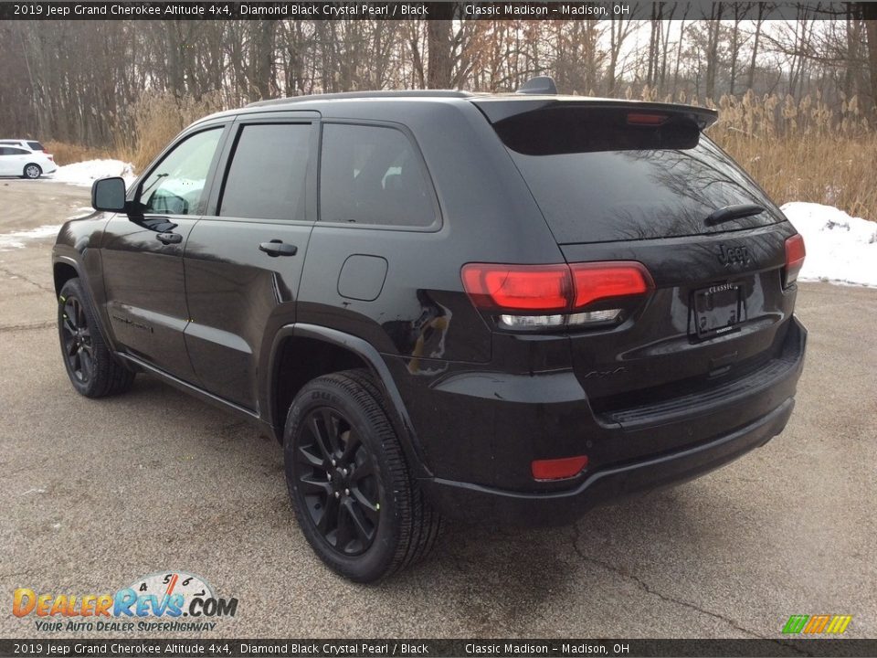 2019 Jeep Grand Cherokee Altitude 4x4 Diamond Black Crystal Pearl / Black Photo #4