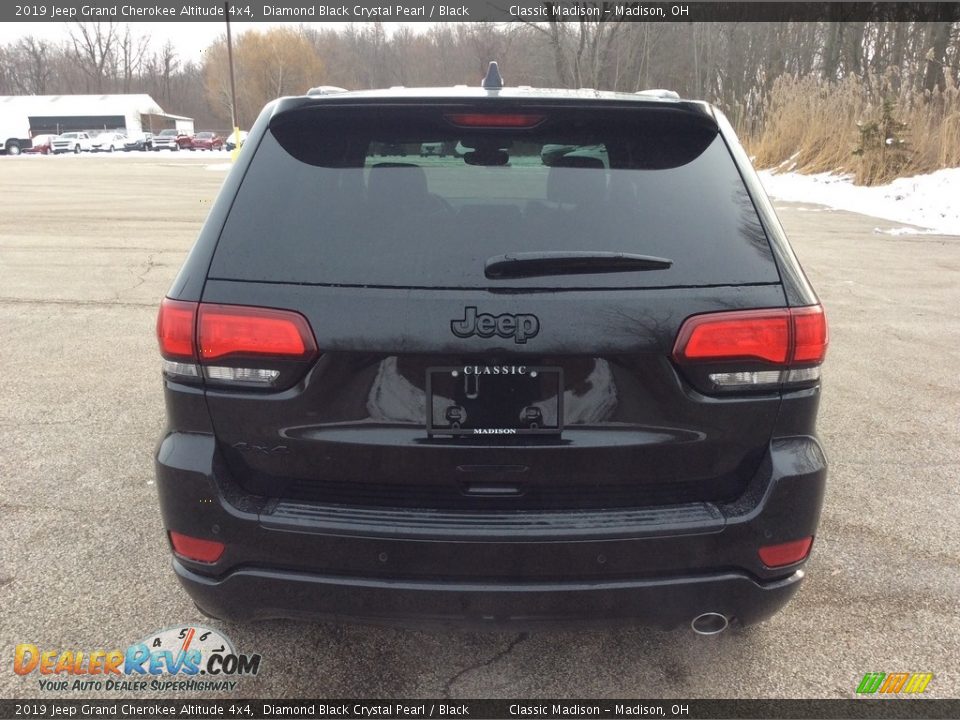 2019 Jeep Grand Cherokee Altitude 4x4 Diamond Black Crystal Pearl / Black Photo #5