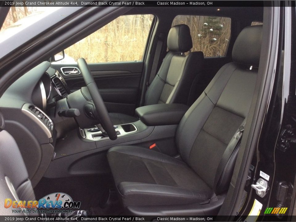 2019 Jeep Grand Cherokee Altitude 4x4 Diamond Black Crystal Pearl / Black Photo #10