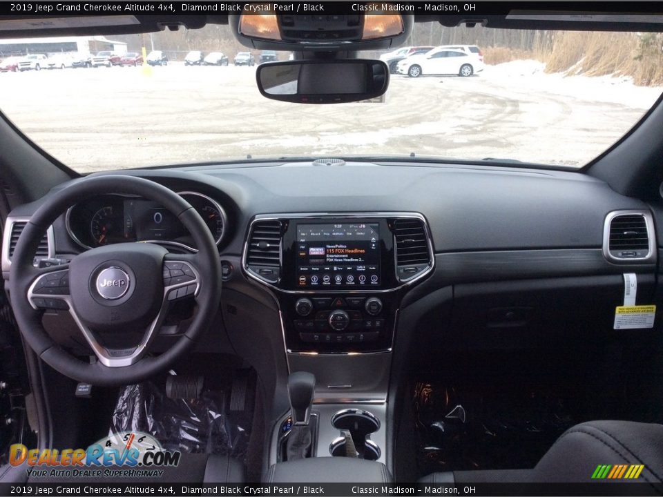 2019 Jeep Grand Cherokee Altitude 4x4 Diamond Black Crystal Pearl / Black Photo #12