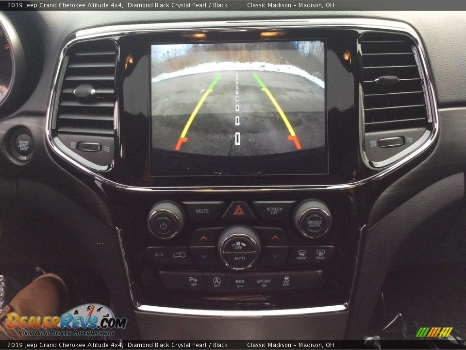 2019 Jeep Grand Cherokee Altitude 4x4 Diamond Black Crystal Pearl / Black Photo #17