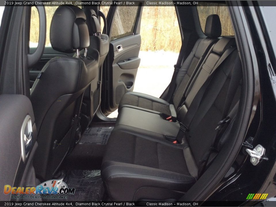 2019 Jeep Grand Cherokee Altitude 4x4 Diamond Black Crystal Pearl / Black Photo #18
