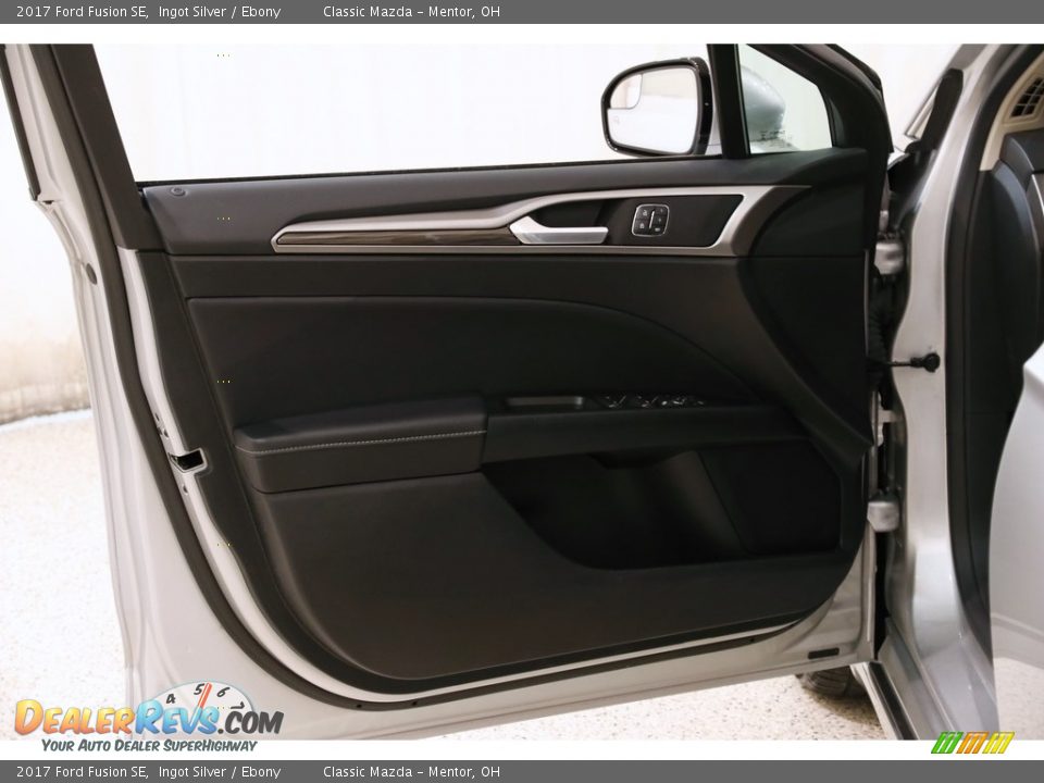 2017 Ford Fusion SE Ingot Silver / Ebony Photo #5