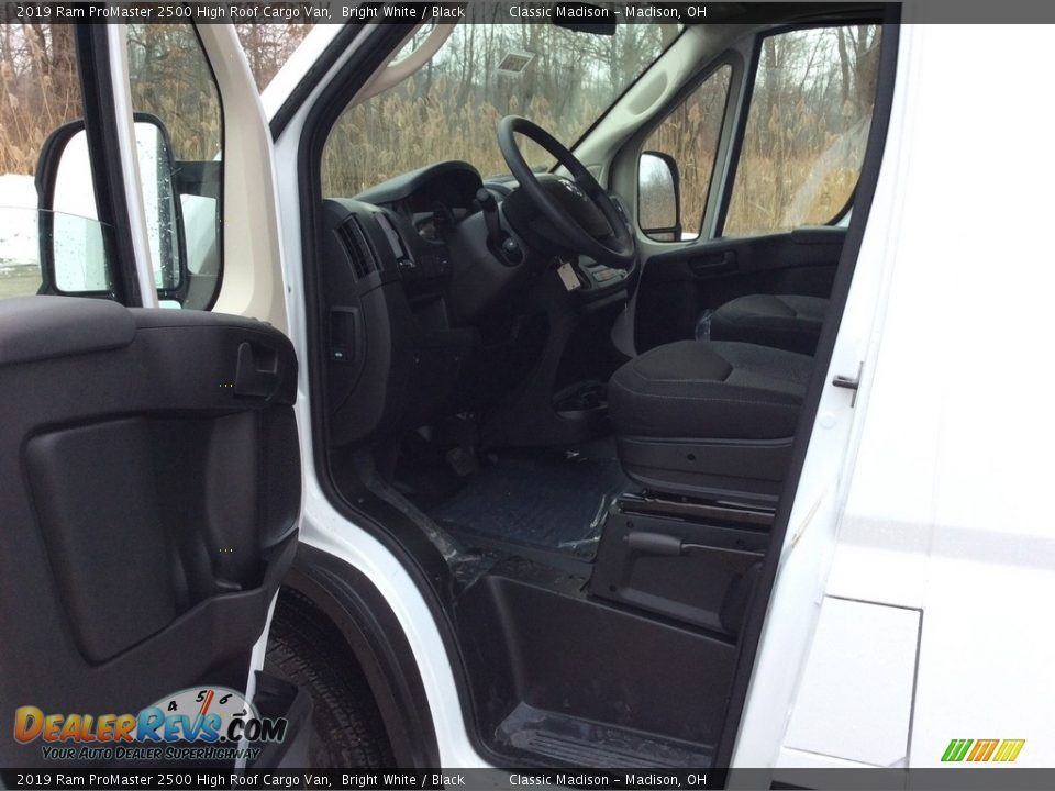 Front Seat of 2019 Ram ProMaster 2500 High Roof Cargo Van Photo #10