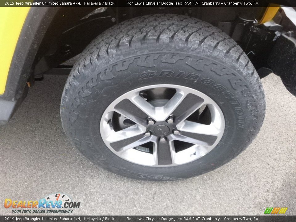 2019 Jeep Wrangler Unlimited Sahara 4x4 Hellayella / Black Photo #10