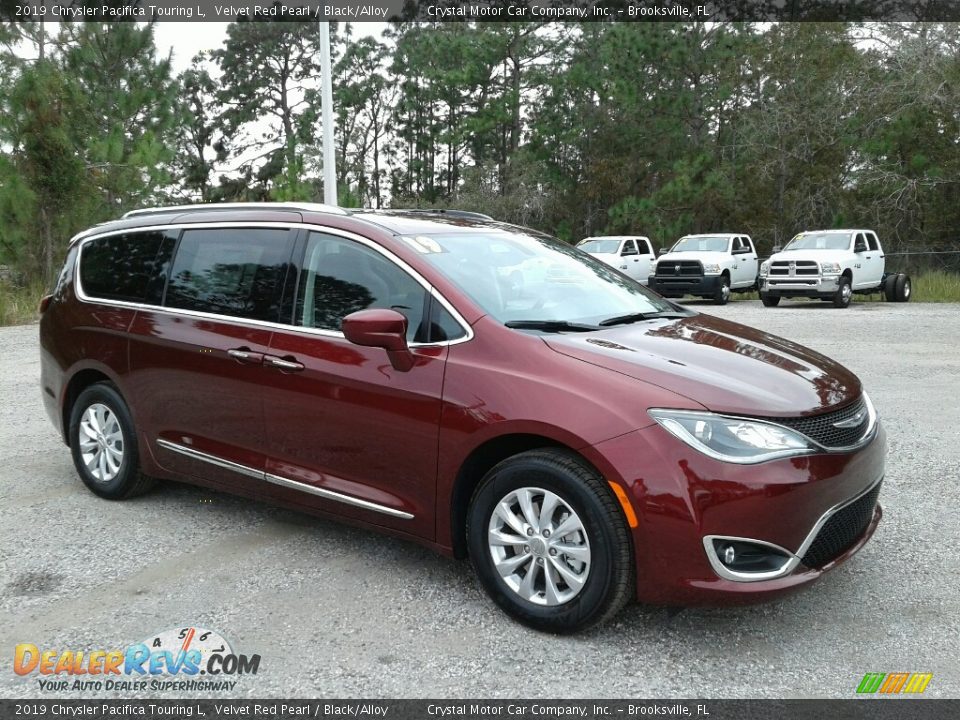 2019 Chrysler Pacifica Touring L Velvet Red Pearl / Black/Alloy Photo #7