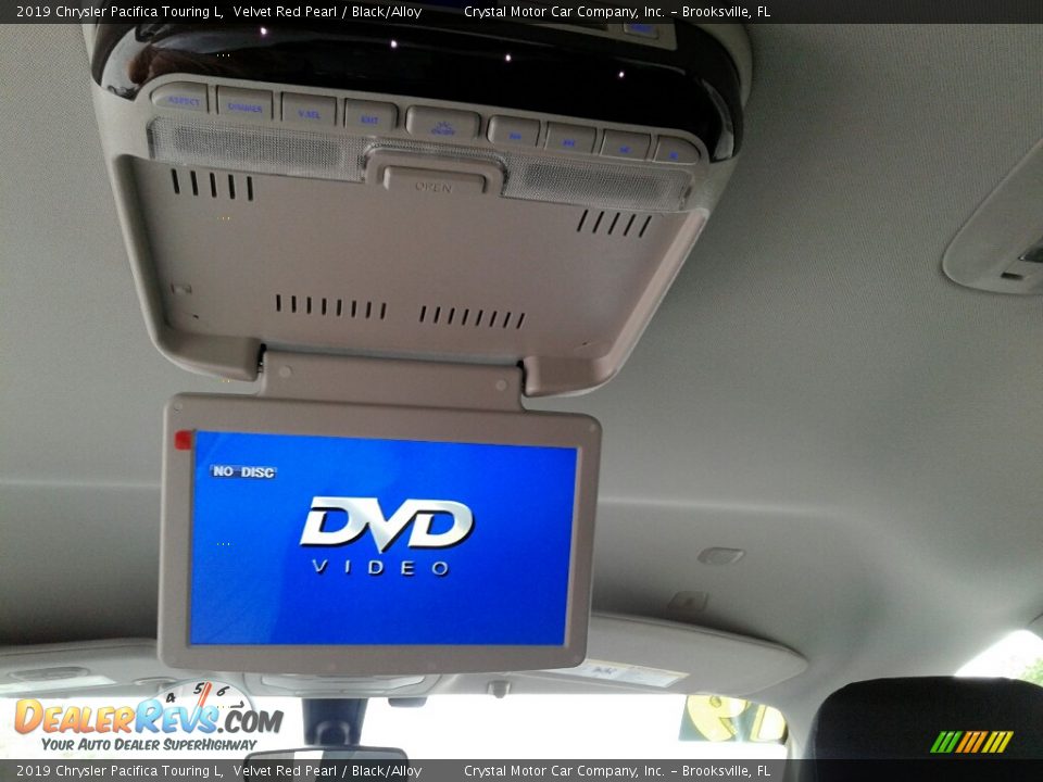 2019 Chrysler Pacifica Touring L Velvet Red Pearl / Black/Alloy Photo #17