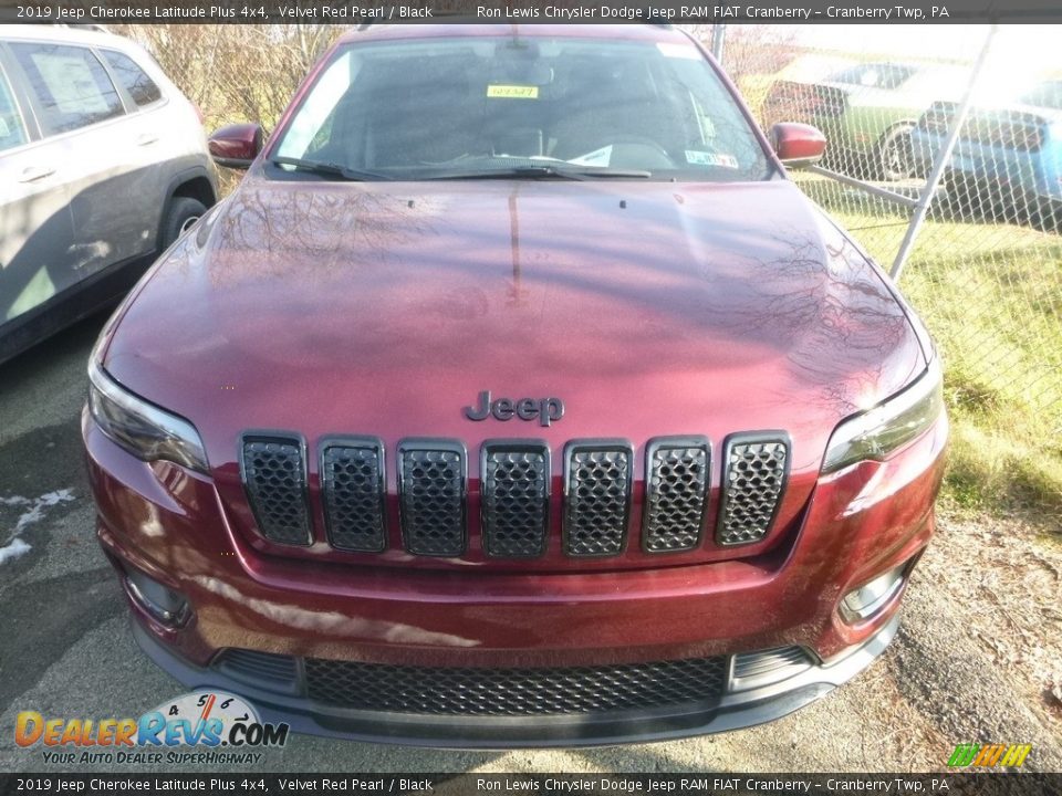 2019 Jeep Cherokee Latitude Plus 4x4 Velvet Red Pearl / Black Photo #7