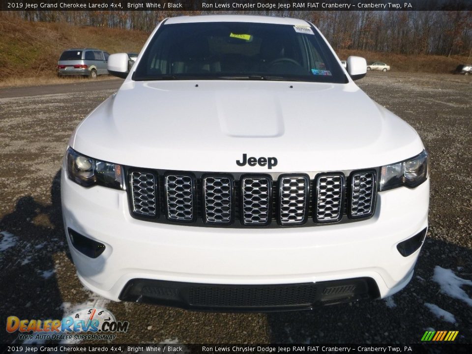2019 Jeep Grand Cherokee Laredo 4x4 Bright White / Black Photo #9
