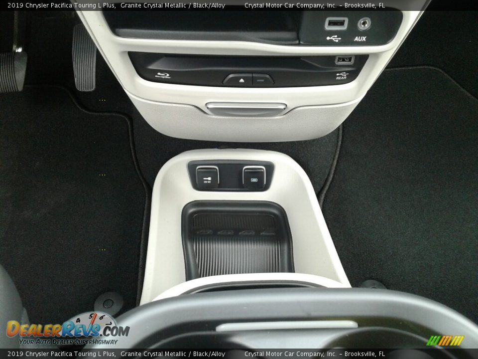 2019 Chrysler Pacifica Touring L Plus Granite Crystal Metallic / Black/Alloy Photo #16
