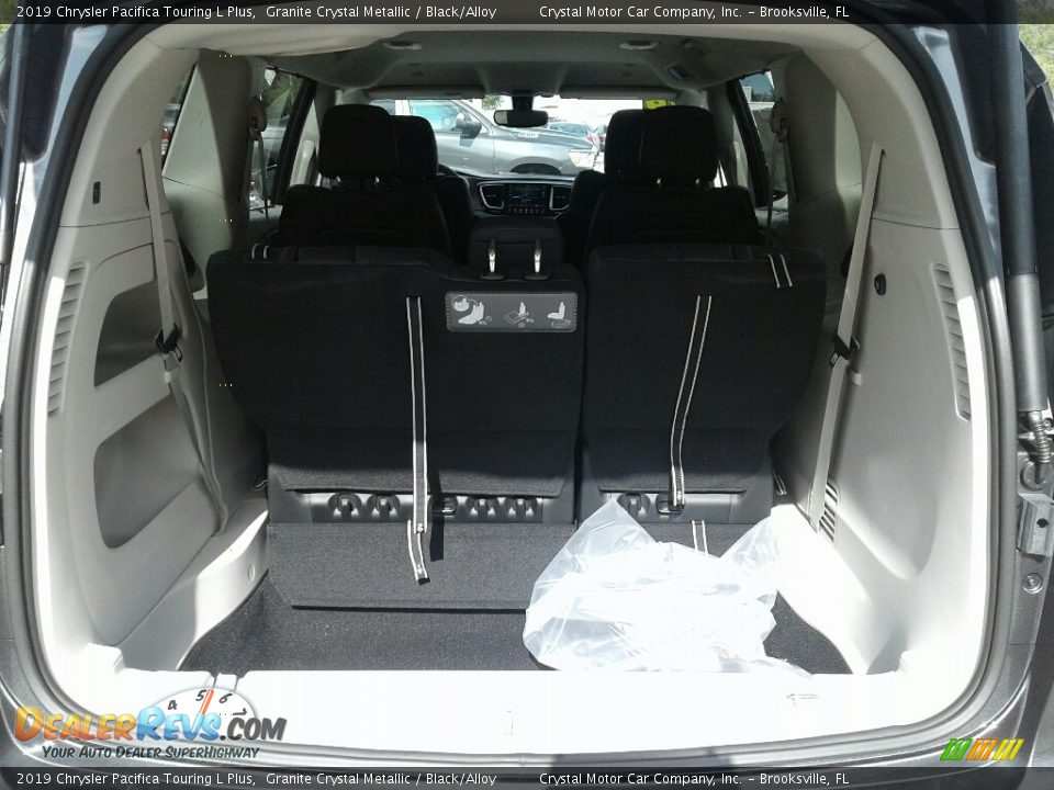 2019 Chrysler Pacifica Touring L Plus Granite Crystal Metallic / Black/Alloy Photo #20