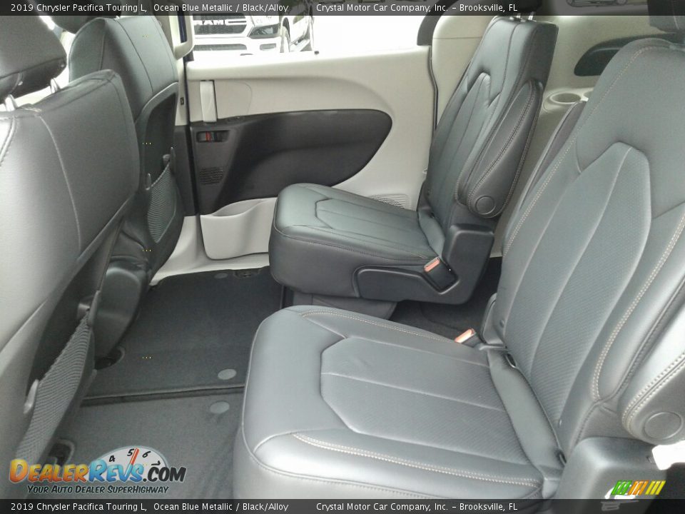 2019 Chrysler Pacifica Touring L Ocean Blue Metallic / Black/Alloy Photo #10