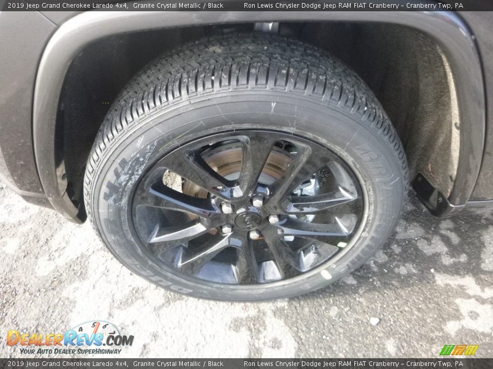 2019 Jeep Grand Cherokee Laredo 4x4 Granite Crystal Metallic / Black Photo #2