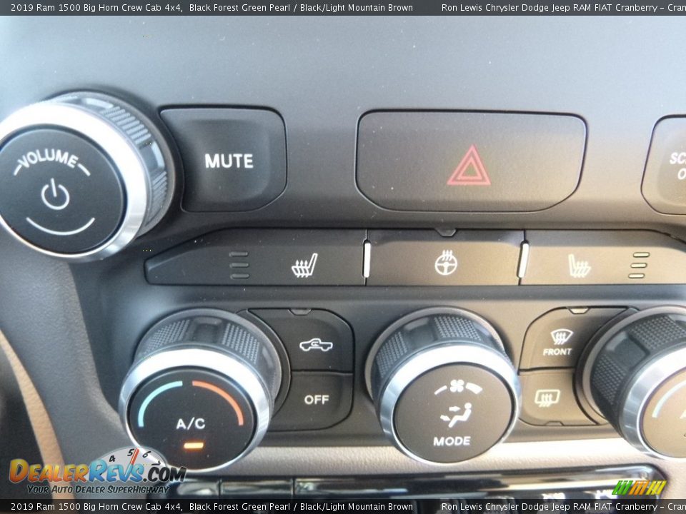 2019 Ram 1500 Big Horn Crew Cab 4x4 Black Forest Green Pearl / Black/Light Mountain Brown Photo #19