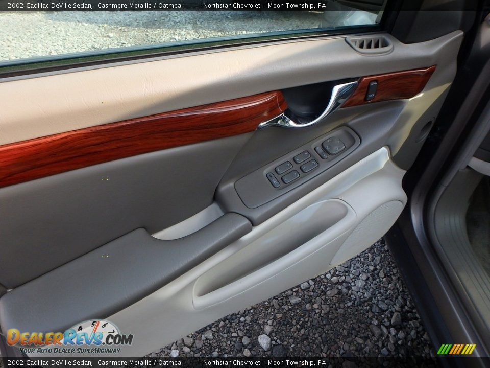 2002 Cadillac DeVille Sedan Cashmere Metallic / Oatmeal Photo #11
