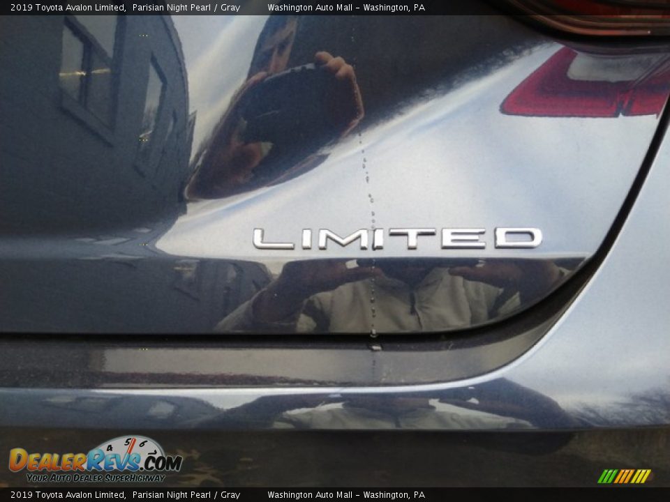 2019 Toyota Avalon Limited Parisian Night Pearl / Gray Photo #5