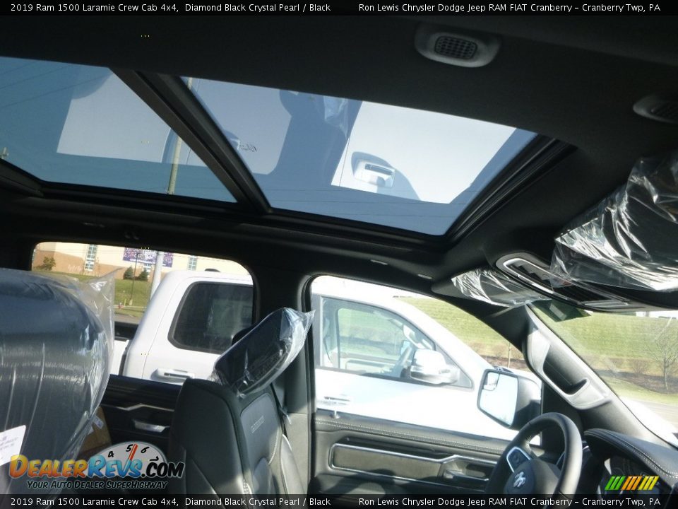 2019 Ram 1500 Laramie Crew Cab 4x4 Diamond Black Crystal Pearl / Black Photo #10