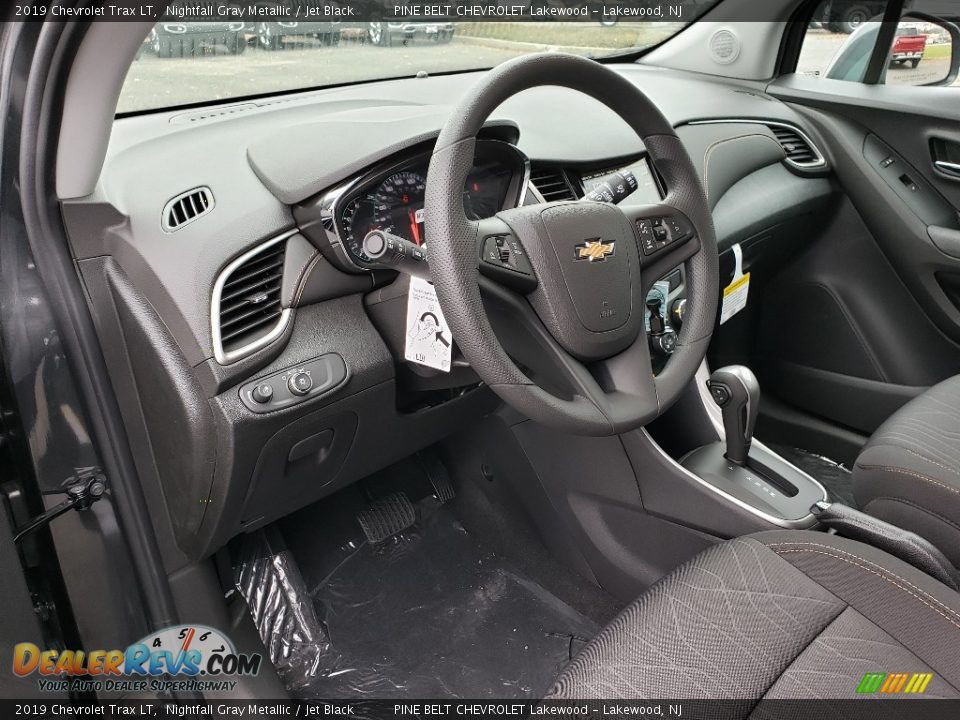 Front Seat of 2019 Chevrolet Trax LT Photo #7