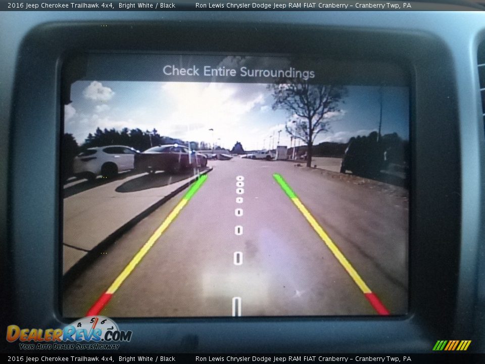 2016 Jeep Cherokee Trailhawk 4x4 Bright White / Black Photo #17