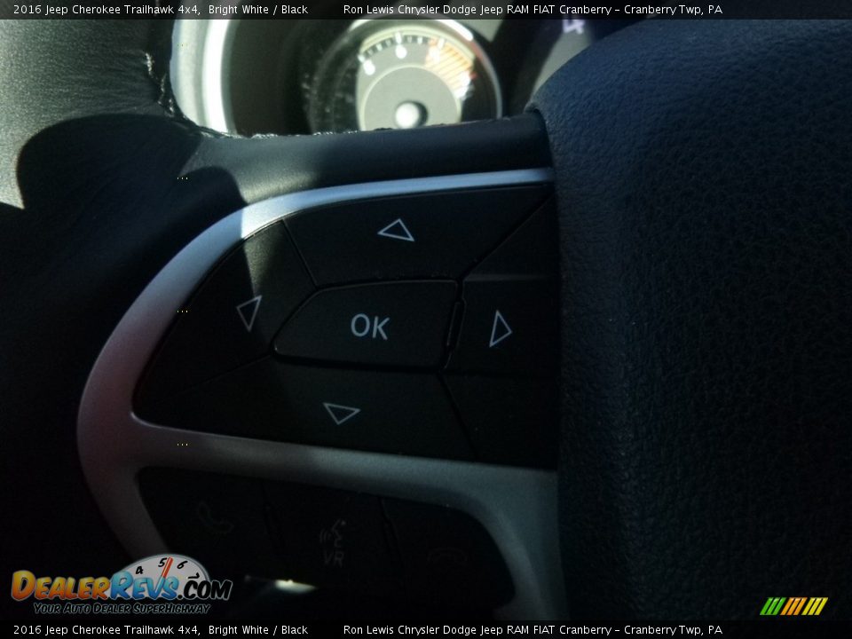 2016 Jeep Cherokee Trailhawk 4x4 Bright White / Black Photo #20