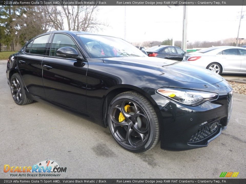 2019 Alfa Romeo Giulia Ti Sport AWD Vulcano Black Metallic / Black Photo #12