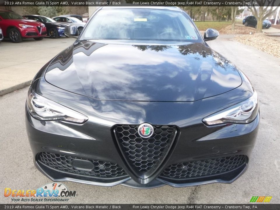 2019 Alfa Romeo Giulia Ti Sport AWD Vulcano Black Metallic / Black Photo #13