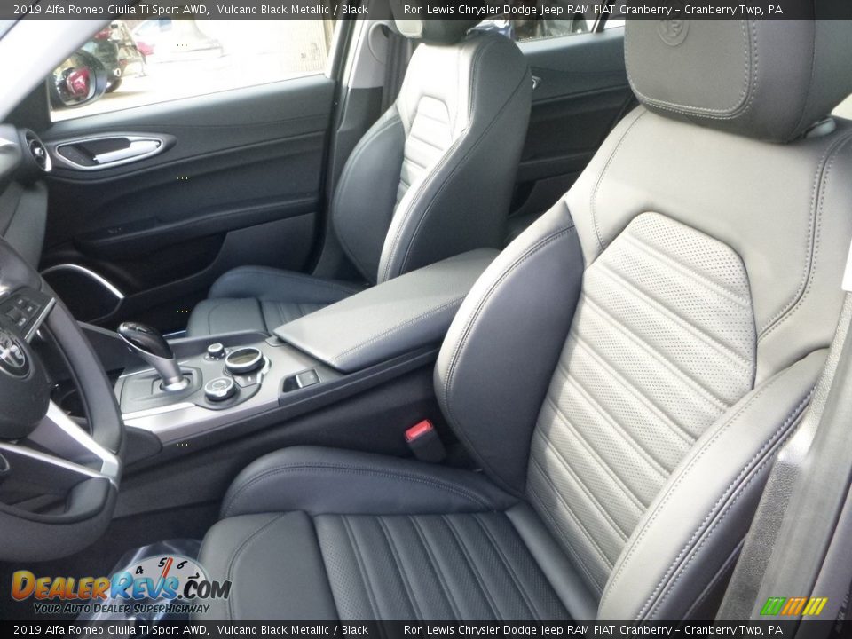 2019 Alfa Romeo Giulia Ti Sport AWD Vulcano Black Metallic / Black Photo #19