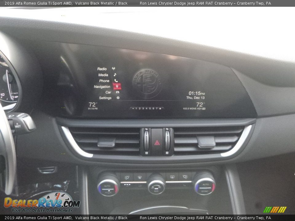 2019 Alfa Romeo Giulia Ti Sport AWD Vulcano Black Metallic / Black Photo #22