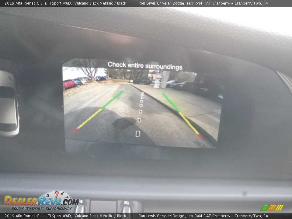 2019 Alfa Romeo Giulia Ti Sport AWD Vulcano Black Metallic / Black Photo #23