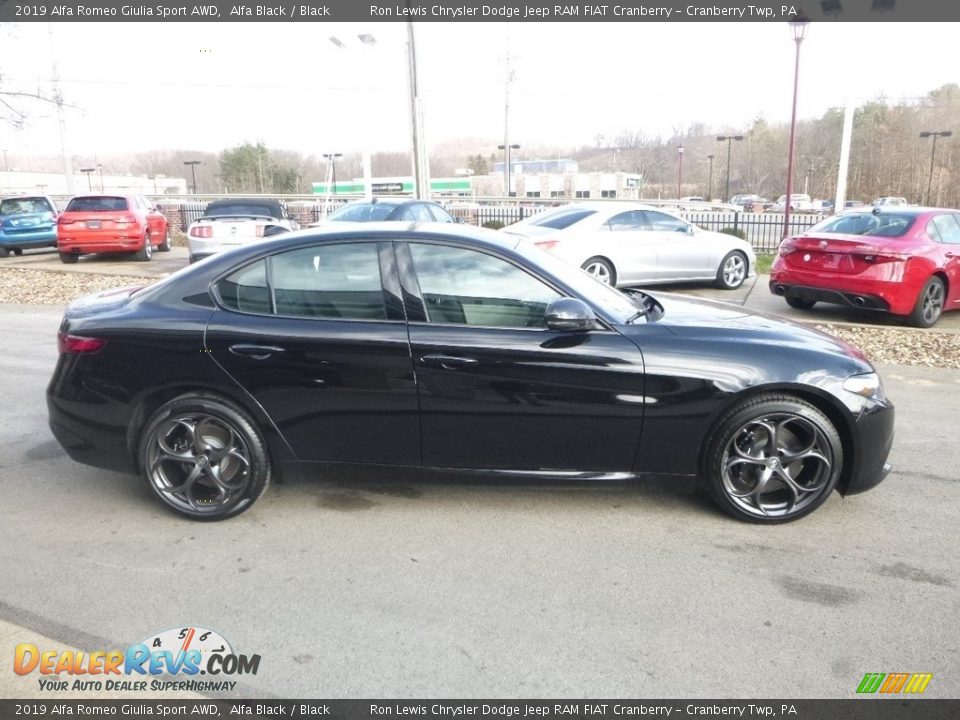 2019 Alfa Romeo Giulia Sport AWD Alfa Black / Black Photo #10