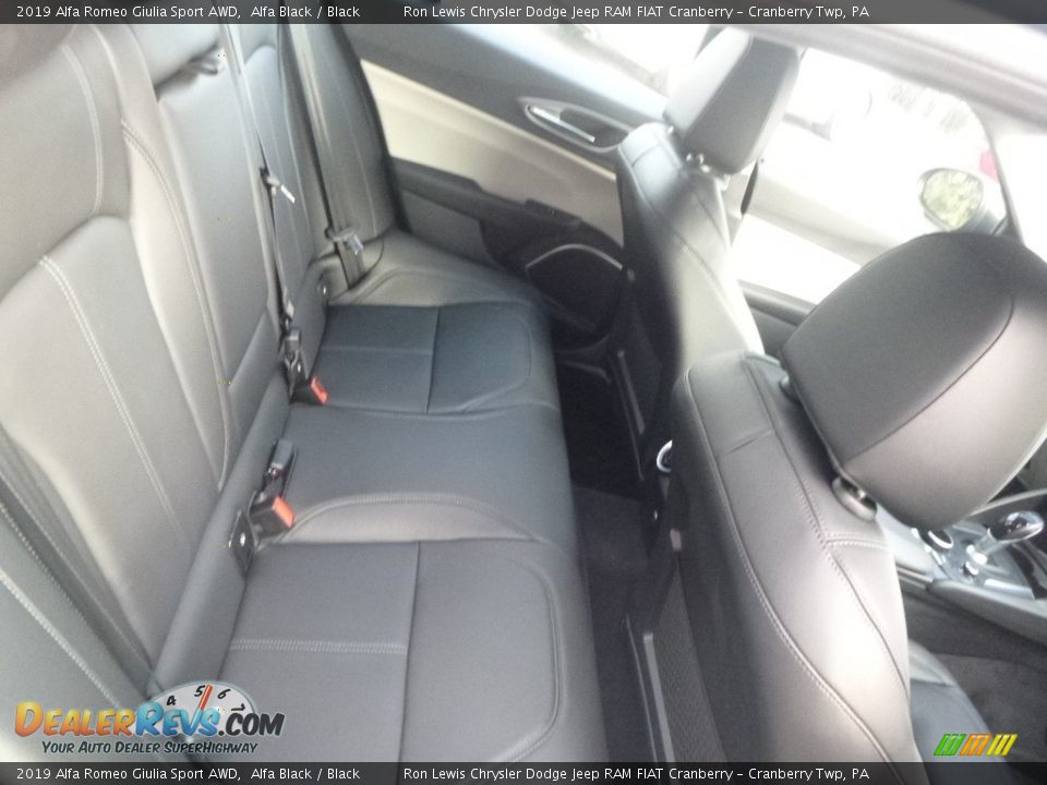 2019 Alfa Romeo Giulia Sport AWD Alfa Black / Black Photo #16