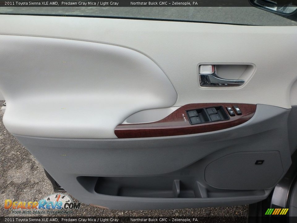 2011 Toyota Sienna XLE AWD Predawn Gray Mica / Light Gray Photo #18