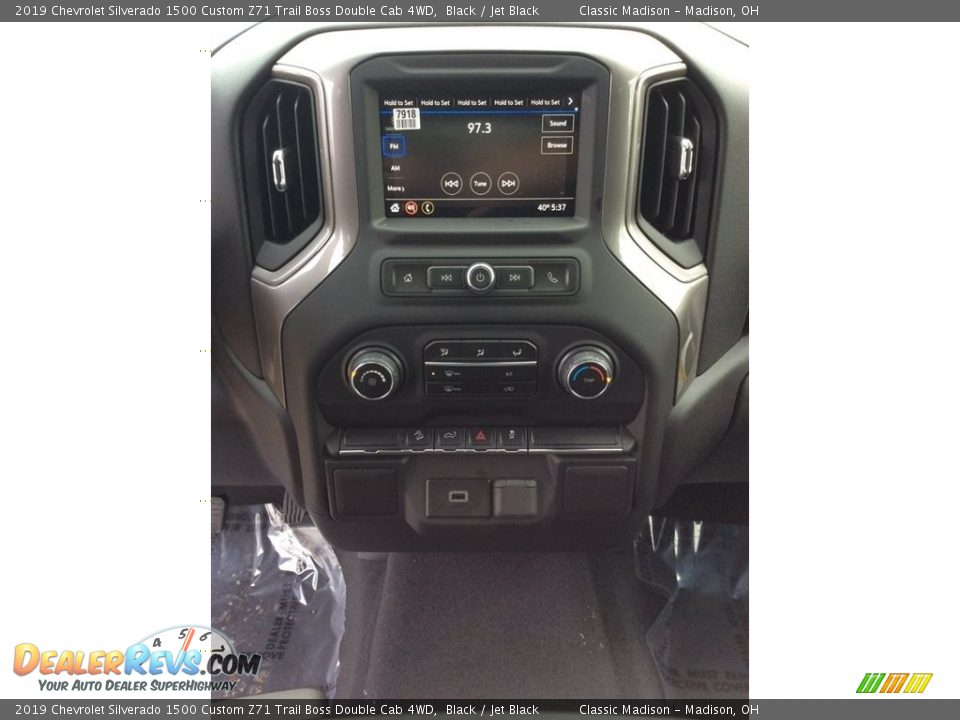 2019 Chevrolet Silverado 1500 Custom Z71 Trail Boss Double Cab 4WD Black / Jet Black Photo #13