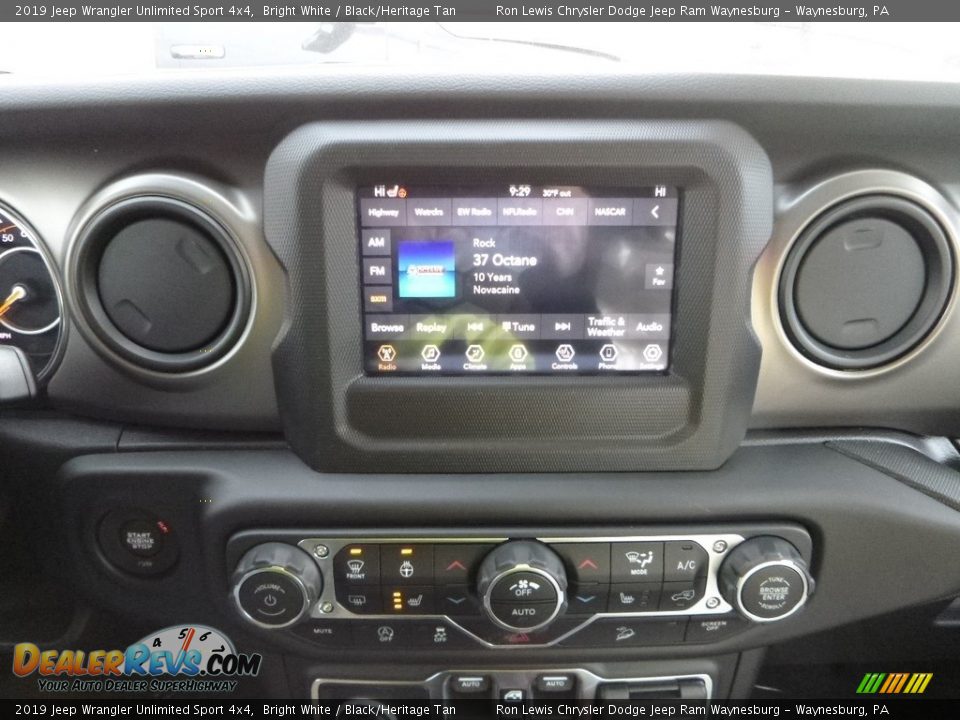 2019 Jeep Wrangler Unlimited Sport 4x4 Bright White / Black/Heritage Tan Photo #16