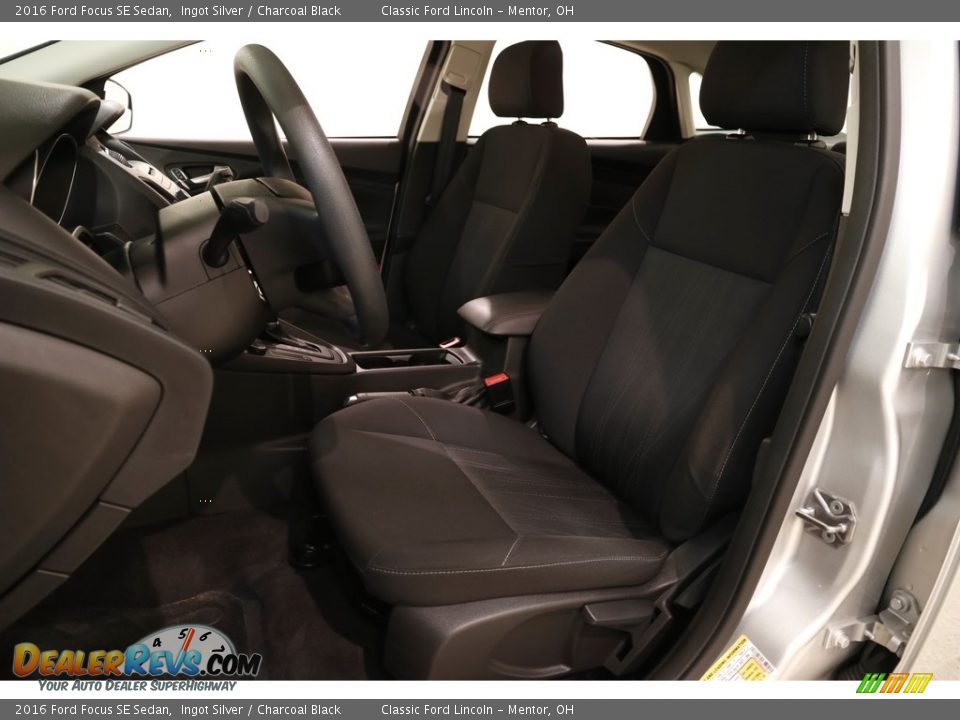 2016 Ford Focus SE Sedan Ingot Silver / Charcoal Black Photo #5