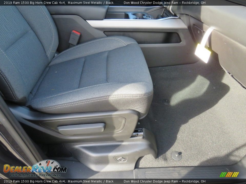 2019 Ram 1500 Big Horn Crew Cab 4x4 Maximum Steel Metallic / Black Photo #26