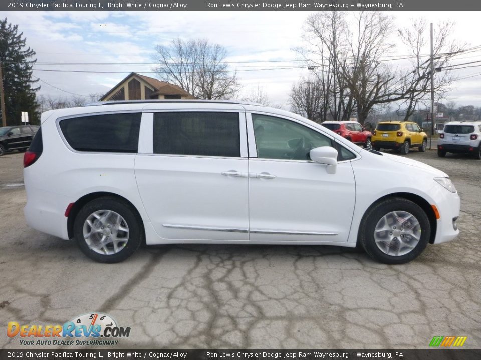 2019 Chrysler Pacifica Touring L Bright White / Cognac/Alloy Photo #6