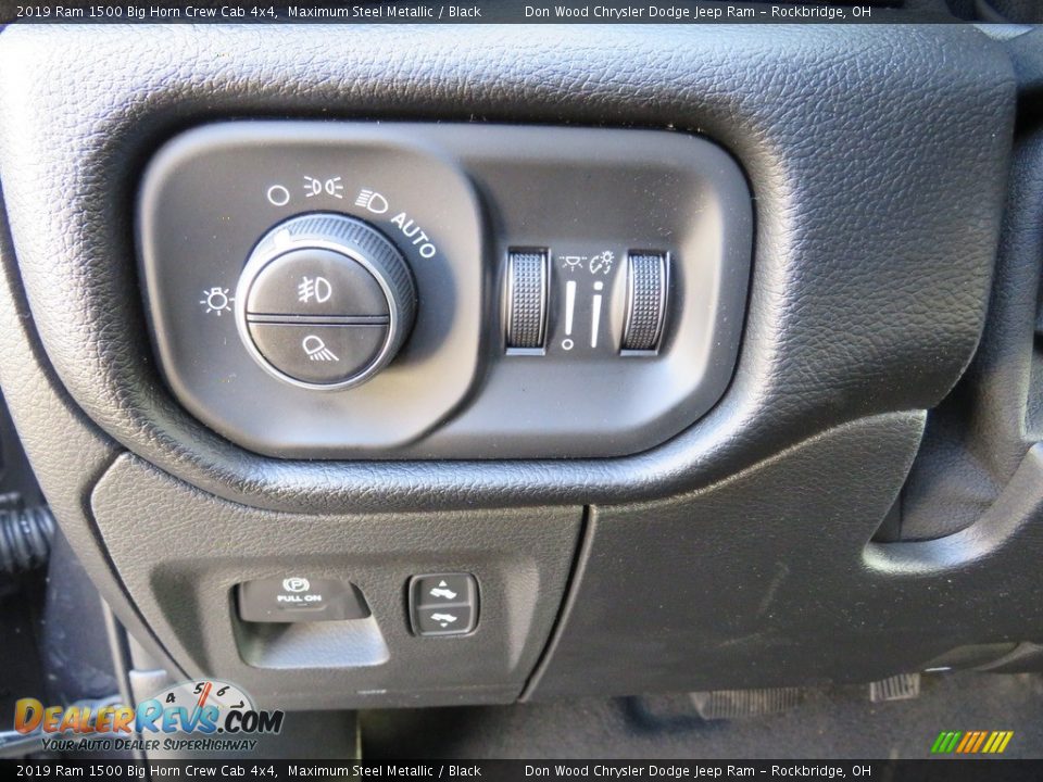 2019 Ram 1500 Big Horn Crew Cab 4x4 Maximum Steel Metallic / Black Photo #30