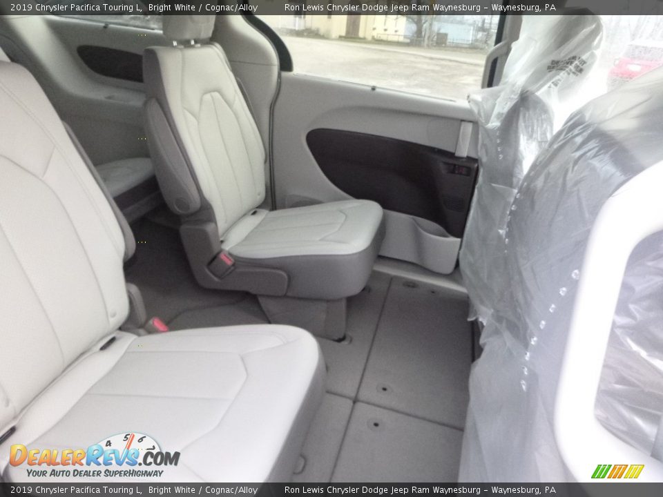 2019 Chrysler Pacifica Touring L Bright White / Cognac/Alloy Photo #12