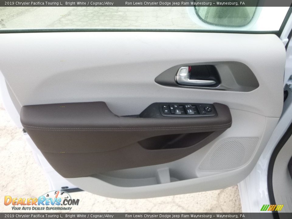 2019 Chrysler Pacifica Touring L Bright White / Cognac/Alloy Photo #15