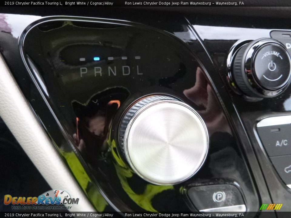2019 Chrysler Pacifica Touring L Bright White / Cognac/Alloy Photo #20